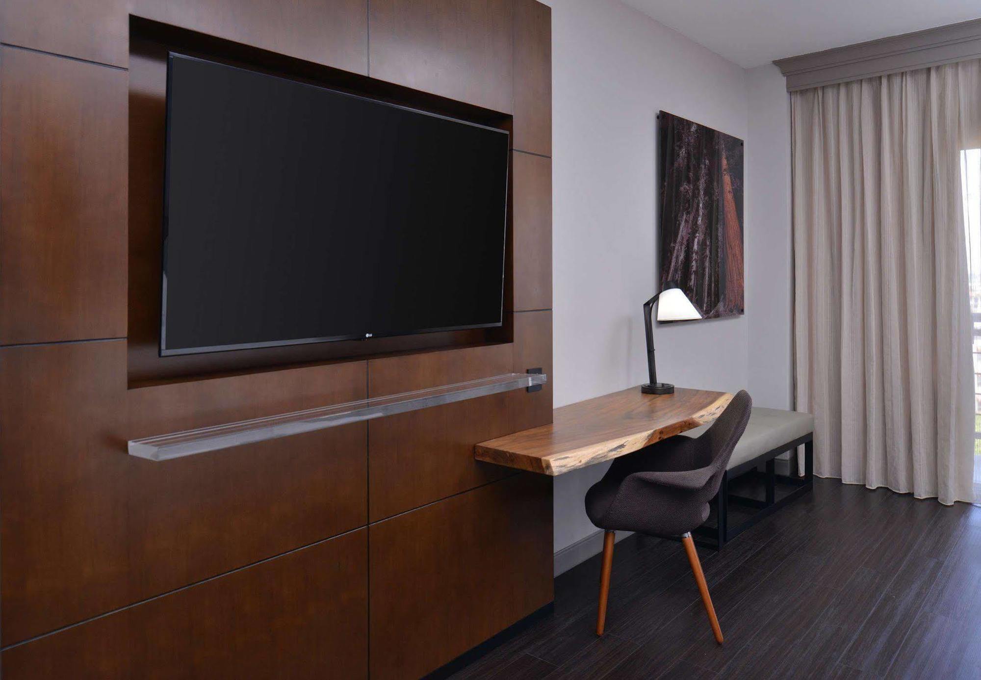 Hotel Visalia Marriott at the Convention Center Esterno foto